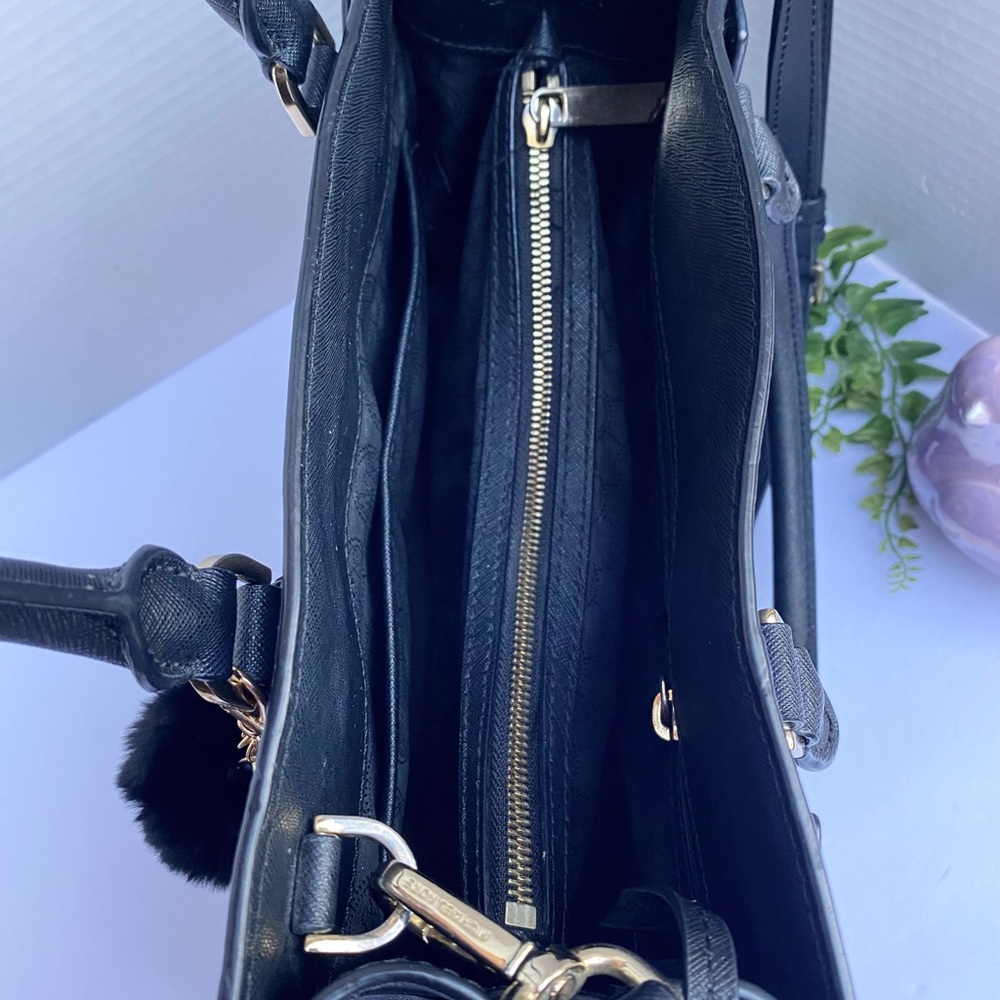Michael Kors Med Tote Bag Black Safiano Leather - Picture 4 of 9